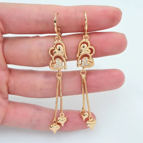 Boucles d'oreilles sur le thème de l'amour