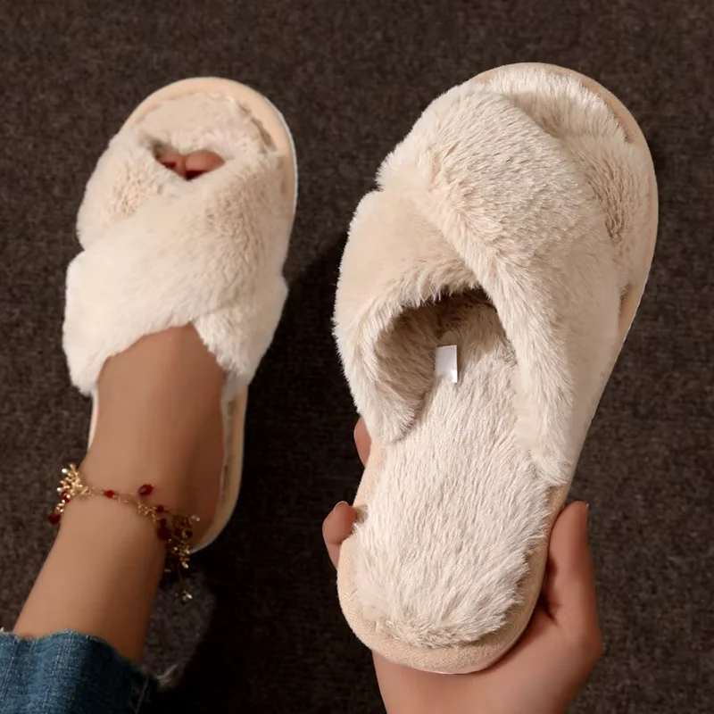 Fashion Cross Strap Cozy Fur Slippers Women Indoor Light Warm Plush Home Slippers Woman Faux Fur Flat Heel Couple Slides plus Size 43 Glissades douillettes