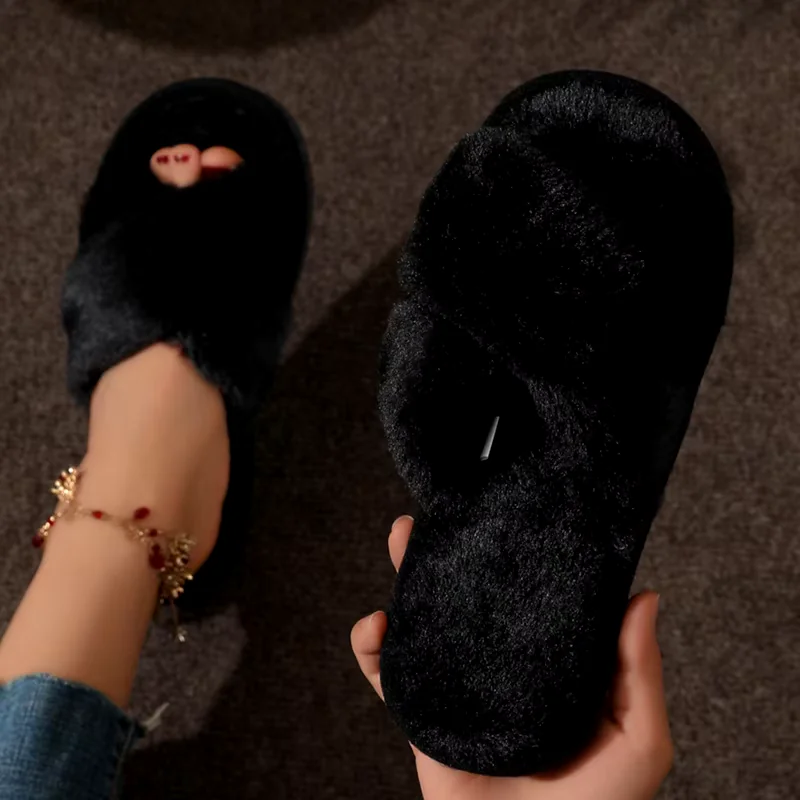 Fashion Cross Strap Cozy Fur Slippers Women Indoor Light Warm Plush Home Slippers Woman Faux Fur Flat Heel Couple Slides plus Size 43 Glissades douillettes