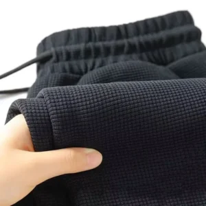 Le style tendance de la jambe droite pour les hommes